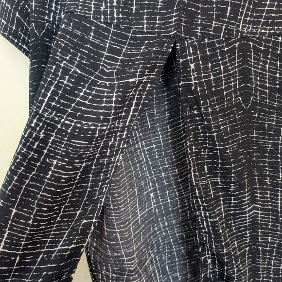 Forever 21 Contemporary Blouse Top Women's Black White Size Small - Picture 5 of 6